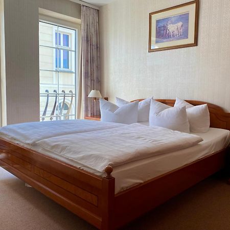 Hotel Am Markt Altentreptow Ngoại thất bức ảnh