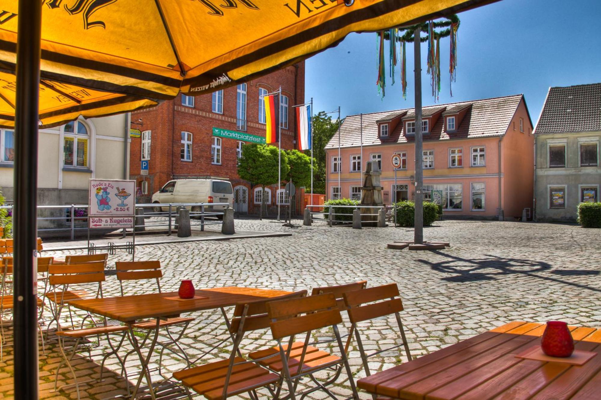 Hotel Am Markt Altentreptow Ngoại thất bức ảnh