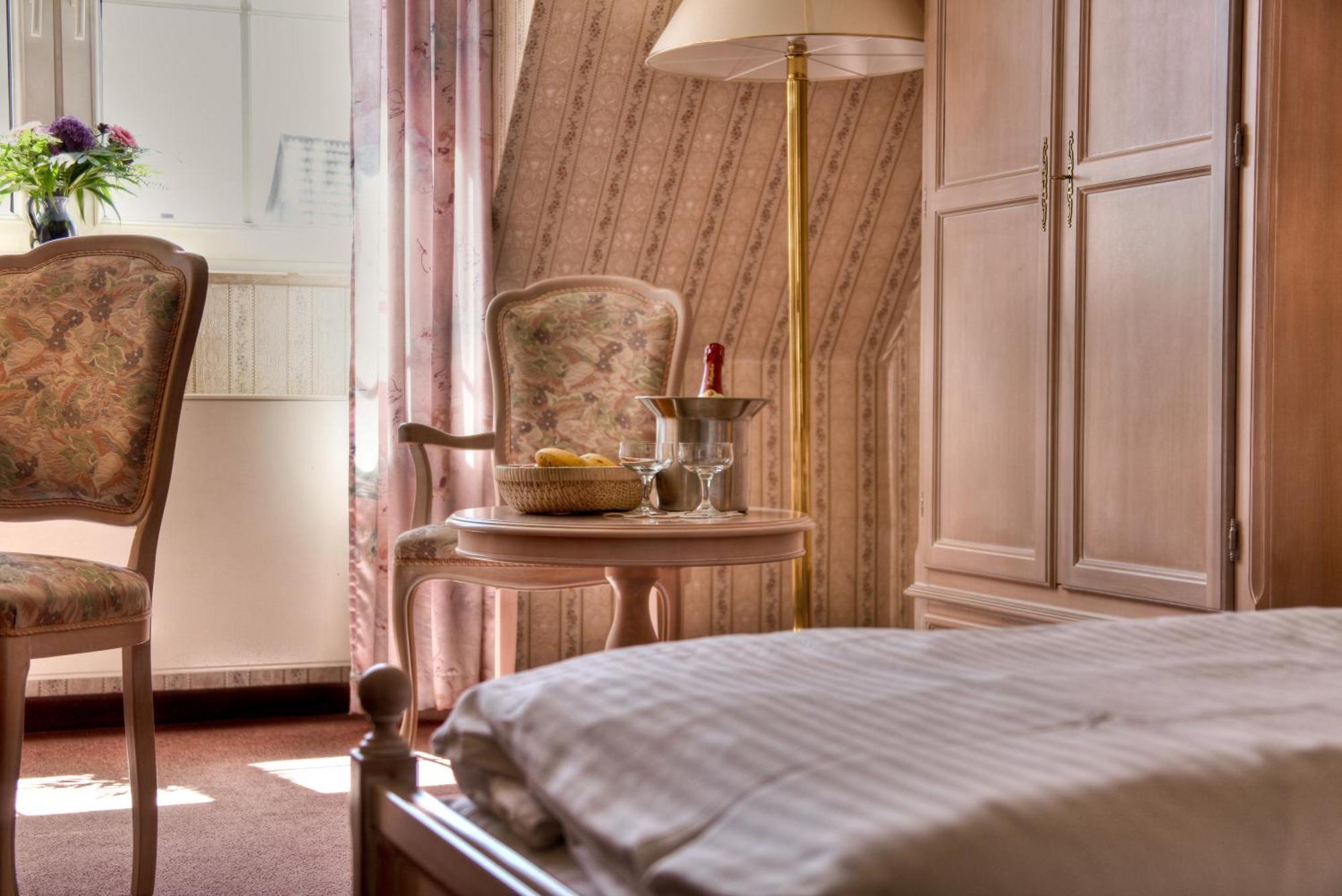 Hotel Am Markt Altentreptow Ngoại thất bức ảnh