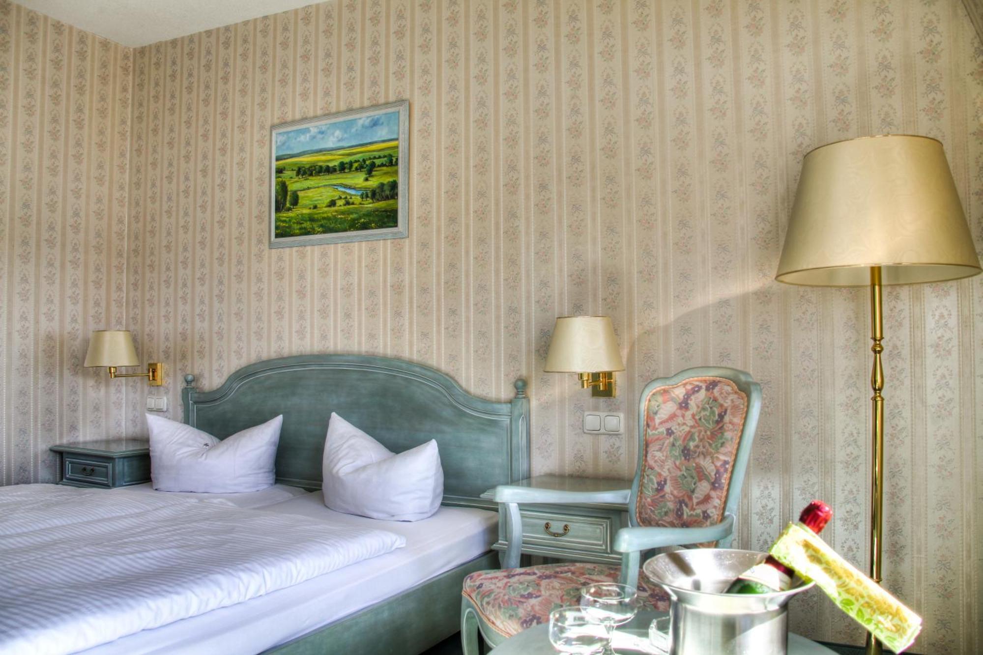 Hotel Am Markt Altentreptow Ngoại thất bức ảnh